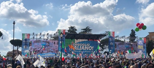 Oltre piazza San Giovanni 